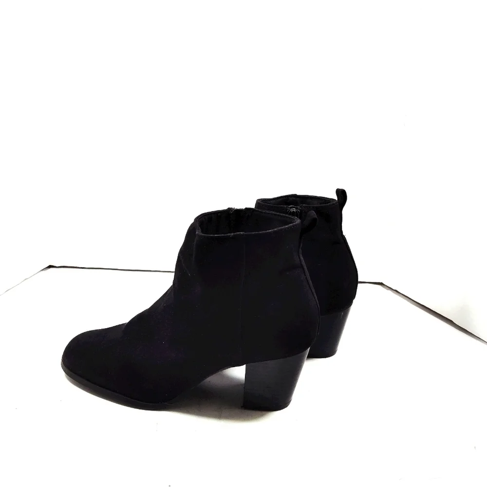 Old Navy Women's boots ankle black faux suade Size: 7